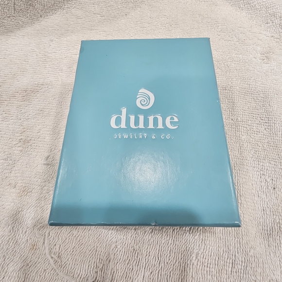 Dune Silver Necklace with Blue Heart Pendant - Picture 8 of 10